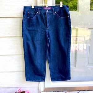 Gloria Vanderbilt “Gabby” Capri Jeans